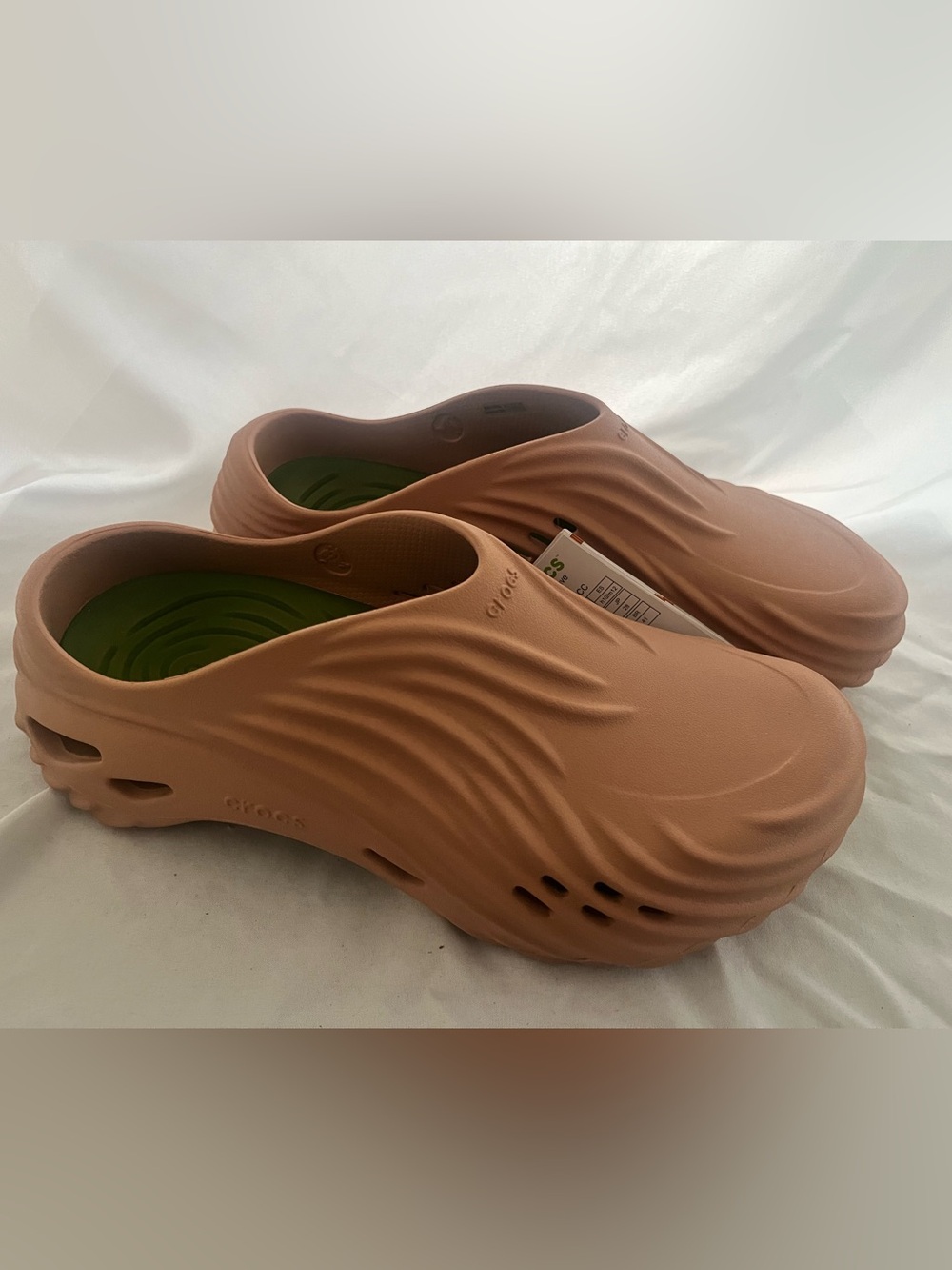 CROCS Men’s Echo Wave BNWT